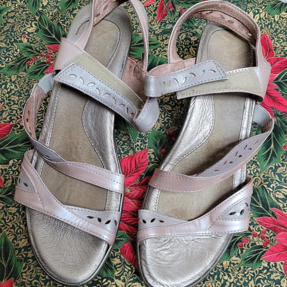 Ladies NAOT velcro strap, open toe heel, size 40 (US 9.5) - Picture 1 of 4